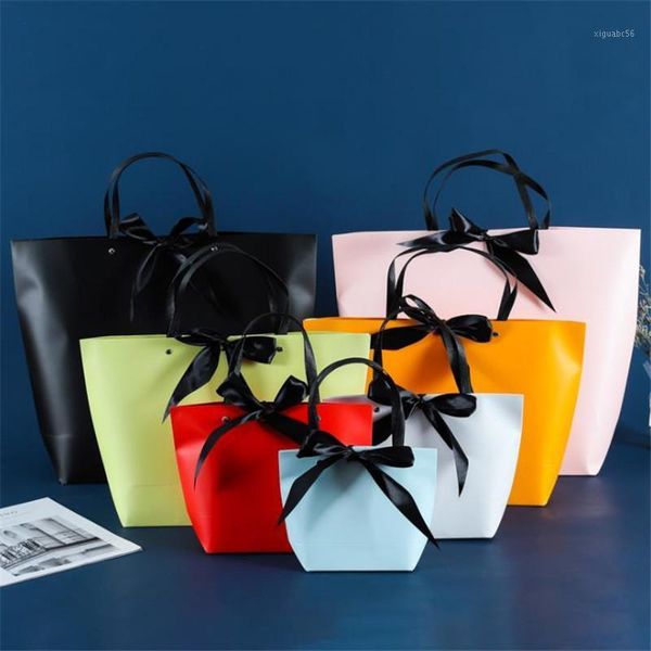 gift bag colorful present box for clothes cosmetic packaging black handle paper box bags kraft paper gift bag with handle 5pcs1
gift bag colorful present box for clothes cosmetic packaging black handle paper box bags kraft paper gift bag with handle 5pcs1