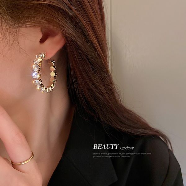 925 silver needle green zircon c- shaped eardrop earring womens european and american fashion high-key eardrop diamond-embedded high-grade e, Golden;silver
925 silver needle green zircon c- shaped eardrop earring womens european and american fashion high-key eardrop diamond-embedded high-grade e, Golden;silver