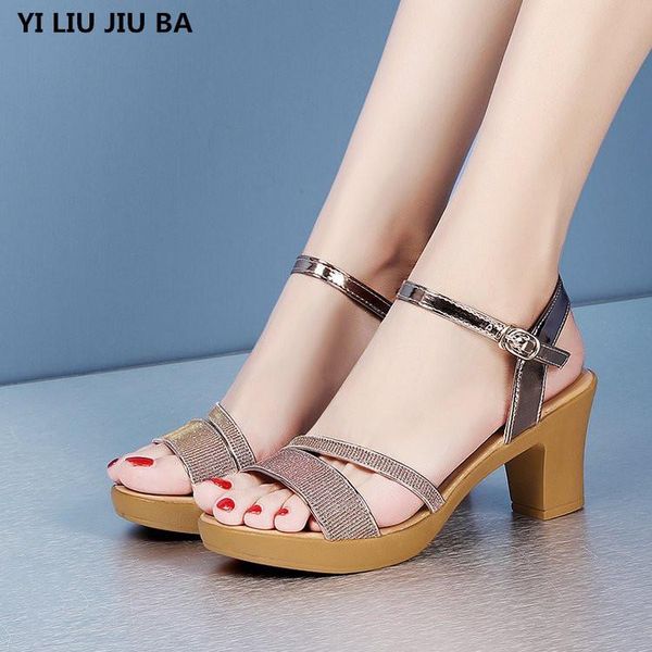 летние женщины повседневная обувь женщин peep toe pu кожа высокие каблуки обуви женщина ходьба сандалии zapatos де mujer, Black
летние женщины повседневная обувь женщин peep toe pu кожа высокие каблуки обуви женщина ходьба сандалии zapatos де mujer, Black