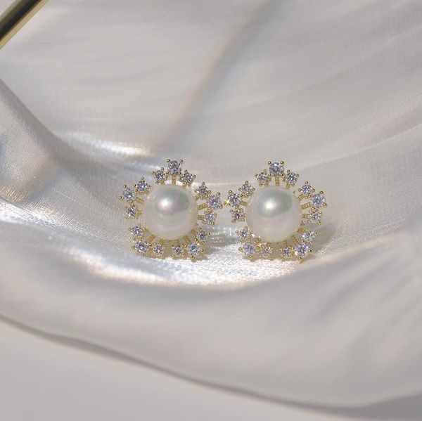 stud korea fashion jewelry 14k real gold micro-inlaid zircon pearl exquisite earrings for woman shine holiday daily elegant earring, Golden;silver
stud korea fashion jewelry 14k real gold micro-inlaid zircon pearl exquisite earrings for woman shine holiday daily elegant earring, Golden;silver