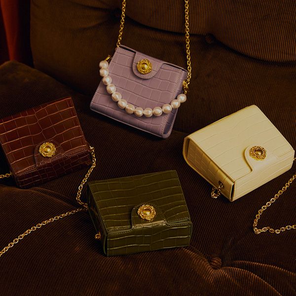 hbp lafestin bags 2020 new trendy ladies fashion one shoulder messenger small square bag chain flower box mini bag crocodile pattern
hbp lafestin bags 2020 new trendy ladies fashion one shoulder messenger small square bag chain flower box mini bag crocodile pattern