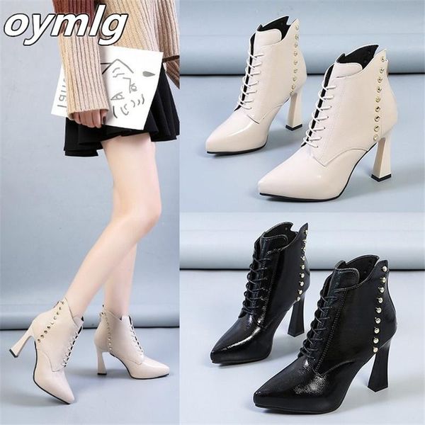 2020 autumn winter fashion women super high heel boots british tide style pointed shoes woman ankle leather boots, Black
2020 autumn winter fashion women super high heel boots british tide style pointed shoes woman ankle leather boots, Black