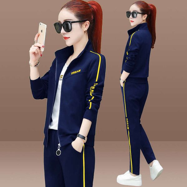 plush and thickened sportswear women's autumn / winter 2020 new fashion casual running clothes thermal sweater three piece suit, Gray
plush and thickened sportswear women's autumn / winter 2020 new fashion casual running clothes thermal sweater three piece suit, Gray