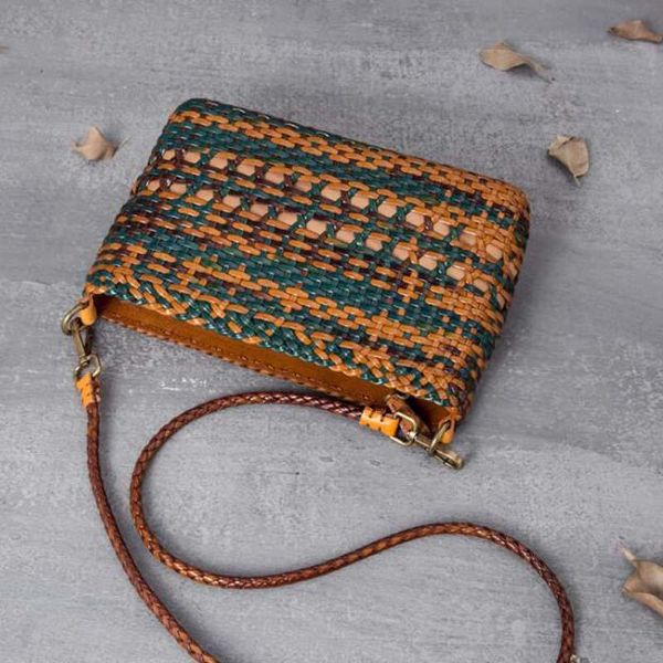 women's designer shoulder bags genuine leather woven new female bag classic portable weaving shoulder shopping bags
women's designer shoulder bags genuine leather woven new female bag classic portable weaving shoulder shopping bags