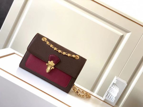 sold fashion genuine leather women shoulder bag change wallets waist bag classic letter chain womens all-match crossbody shoulder bags
sold fashion genuine leather women shoulder bag change wallets waist bag classic letter chain womens all-match crossbody shoulder bags