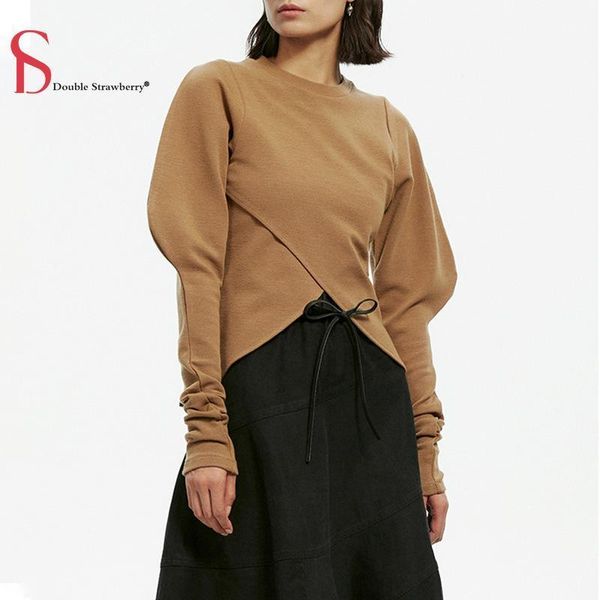 double srawberry autumn new fashion casual hem profile irregular round neck lamb leg sleeve waist slim-fit women sweater 1, White;black
double srawberry autumn new fashion casual hem profile irregular round neck lamb leg sleeve waist slim-fit women sweater 1, White;black