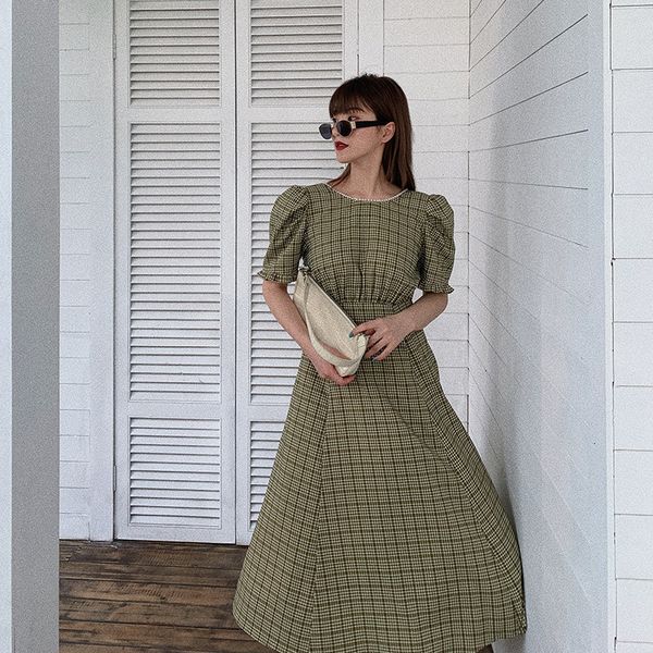 2021 new high big round collar with no back retro-chess fashion feminine thin waist a-word overknee dress d932, Black;gray
2021 new high big round collar with no back retro-chess fashion feminine thin waist a-word overknee dress d932, Black;gray