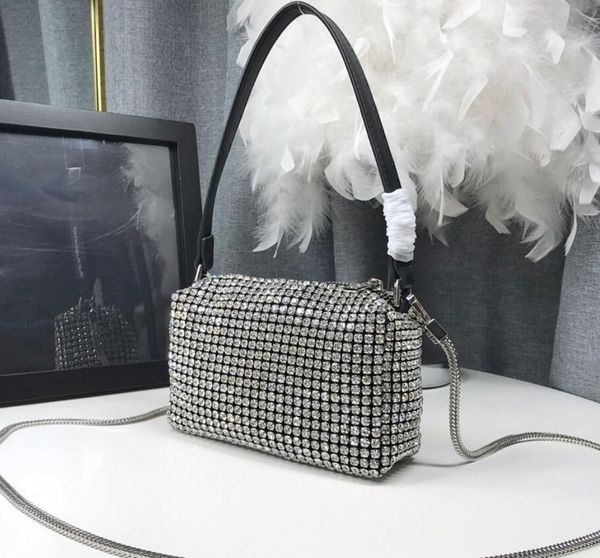 женская сумка кожи высокого качества один плеча сумку моды полный алмазов цепи небольшой квадратный мешок, Black;red
женская сумка кожи высокого качества один плеча сумку моды полный алмазов цепи небольшой квадратный мешок, Black;red