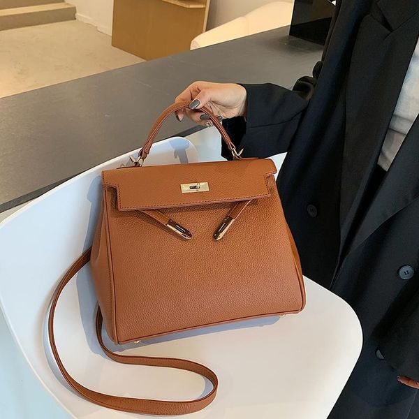 2020 мода solid color плеча сумка роскошные дизайнерские кожаные сумки высокого качества для женщин новый рождество подарочные пакеты
2020 мода solid color плеча сумка роскошные дизайнерские кожаные сумки высокого качества для женщин новый рождество подарочные пакеты