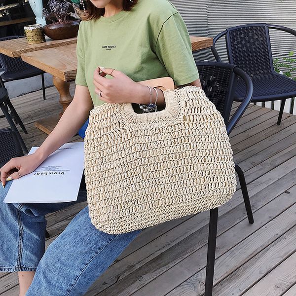 casual straw bags rattan woven women handbags large capaciry female totes designer raffia wooden handle summer beach bali purses c1016, Black;red
casual straw bags rattan woven women handbags large capaciry female totes designer raffia wooden handle summer beach bali purses c1016, Black;red