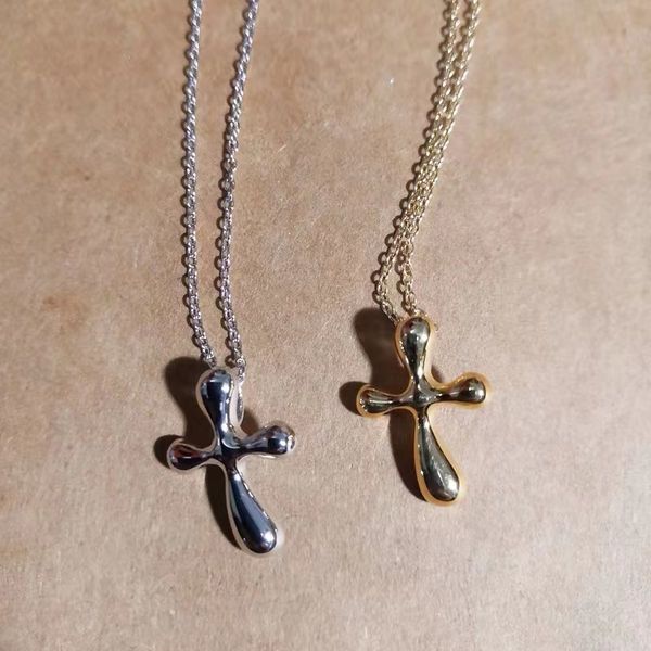 2022 brand original jewelry designer necklace new mini cross women's personality simple high-end sweater chain, Silver
2022 brand original jewelry designer necklace new mini cross women's personality simple high-end sweater chain, Silver