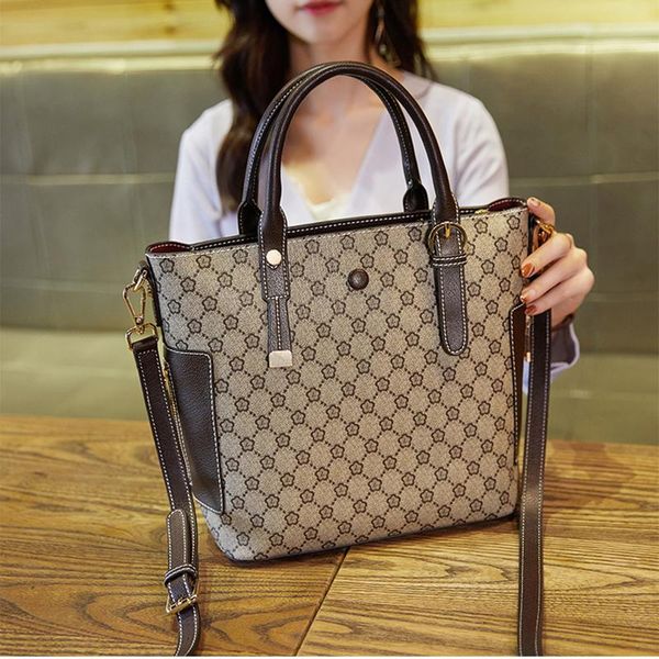 2020 designer luxury handbags women shopper bag high capacity tote classic women shoulder messenger casual tote bags
2020 designer luxury handbags women shopper bag high capacity tote classic women shoulder messenger casual tote bags