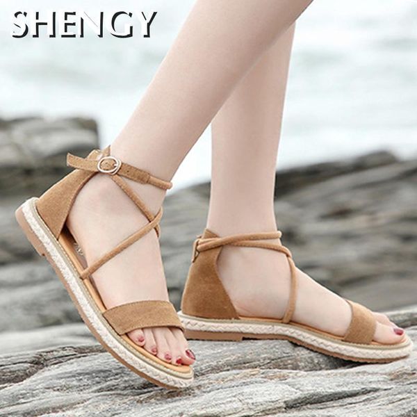 sandals 2021 women suede women's flats buckle cross straps fashion ladies gladiator female non slip beach office shoes1, Black
sandals 2021 women suede women's flats buckle cross straps fashion ladies gladiator female non slip beach office shoes1, Black