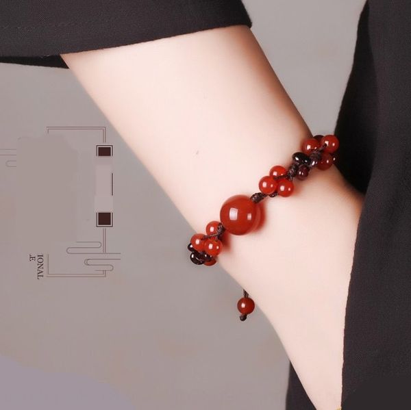 zhiying bracelet women's national style simple personality garnet bracelet garnet weaving red agate handicraft of the year of life f0m2, Golden;silver
zhiying bracelet women's national style simple personality garnet bracelet garnet weaving red agate handicraft of the year of life f0m2, Golden;silver