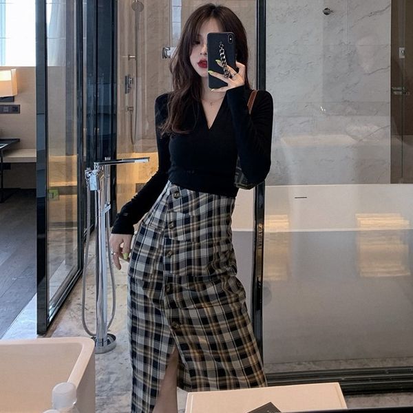autumn 2020 new v-neck long sleeve t-shirt + high waist split plaid skirt 2-piece fashion suit for women
autumn 2020 new v-neck long sleeve t-shirt + high waist split plaid skirt 2-piece fashion suit for women