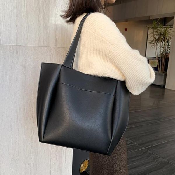 cross body casual women shoulder bags large capacity female big totes designer luxury soft pu leather lady purses and handbags bolsas brown
cross body casual women shoulder bags large capacity female big totes designer luxury soft pu leather lady purses and handbags bolsas brown