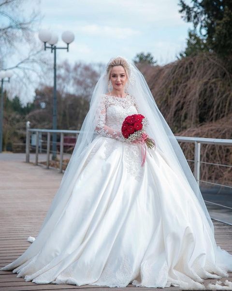 2021 new elegant sleeve, ball gown, dress princess pearls, satin, wedding robe , mariee robe. 2x80, White
2021 new elegant sleeve, ball gown, dress princess pearls, satin, wedding robe , mariee robe. 2x80, White