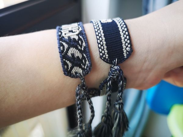 designer jewelry women bracelets, woven cotton friendship bracelets for loved couple and friends with pull string tassels, Golden;silver
designer jewelry women bracelets, woven cotton friendship bracelets for loved couple and friends with pull string tassels, Golden;silver
