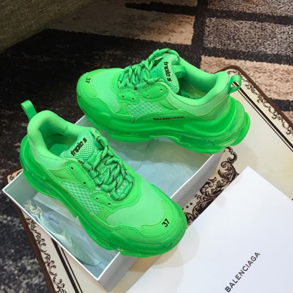 2020 new paris fashion 17fw triple s sneakers 02 crystal bottom luxury boots for men women green white vintage old dad grandpa casual shoes
2020 new paris fashion 17fw triple s sneakers 02 crystal bottom luxury boots for men women green white vintage old dad grandpa casual shoes