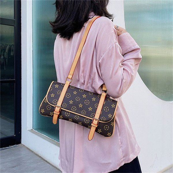 hh letter printing luxury handbags women bags designer fashion big capacity tote bag pu leather shoulder crossbody bag m52508
hh letter printing luxury handbags women bags designer fashion big capacity tote bag pu leather shoulder crossbody bag m52508