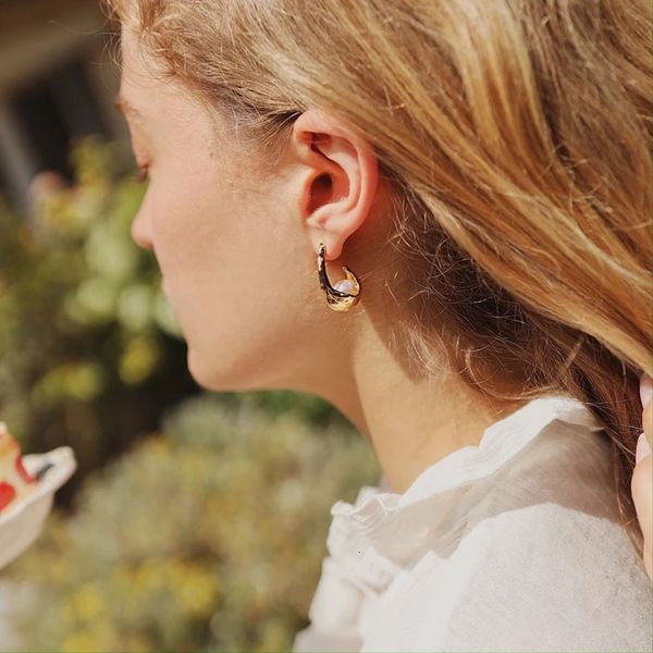 baroque pearl french elegant versatile show face temperament niche design drop shaped earrings for women, Golden
baroque pearl french elegant versatile show face temperament niche design drop shaped earrings for women, Golden