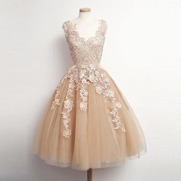 Fashion Champagne Lace Knee Length Graduation Short Dress Appliques Homecoming Dress Junior High Graduation Dresses 1
Fashion Champagne Lace Knee Length Graduation Short Dress Appliques Homecoming Dress Junior High Graduation Dresses 1