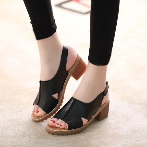2021 the new hollow out in high heels female black leather summer shoes outdoors woman peep toe gladiator sandals mujer u144
2021 the new hollow out in high heels female black leather summer shoes outdoors woman peep toe gladiator sandals mujer u144