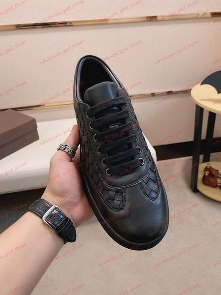2020 new men's plaid shoes casual shoes full cushioned men triple black carbon grey metallic silver chaussures sneakers 38-45, Black;red
2020 new men's plaid shoes casual shoes full cushioned men triple black carbon grey metallic silver chaussures sneakers 38-45, Black;red