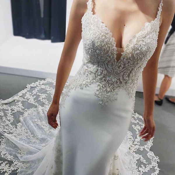 2021 new mermaid luxury wedding dress with low-back cleavage lace white beads clnq
2021 new mermaid luxury wedding dress with low-back cleavage lace white beads clnq