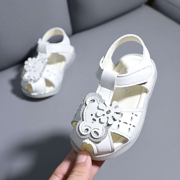 0-1 2020 year new women's sandals old baby soft soled toddler baotou children's sho summer 2110, Black;red
0-1 2020 year new women's sandals old baby soft soled toddler baotou children's sho summer 2110, Black;red