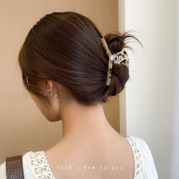 french leopard acetate grab back brain scoop, large clip, female elegant temperament, half hair, shark hair clip
french leopard acetate grab back brain scoop, large clip, female elegant temperament, half hair, shark hair clip