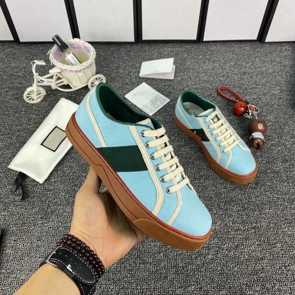2021 new designer women mens luxury casual leather white leather with pyramid rivet sneakers men womens low up sneakers loafers many, Black
2021 new designer women mens luxury casual leather white leather with pyramid rivet sneakers men womens low up sneakers loafers many, Black