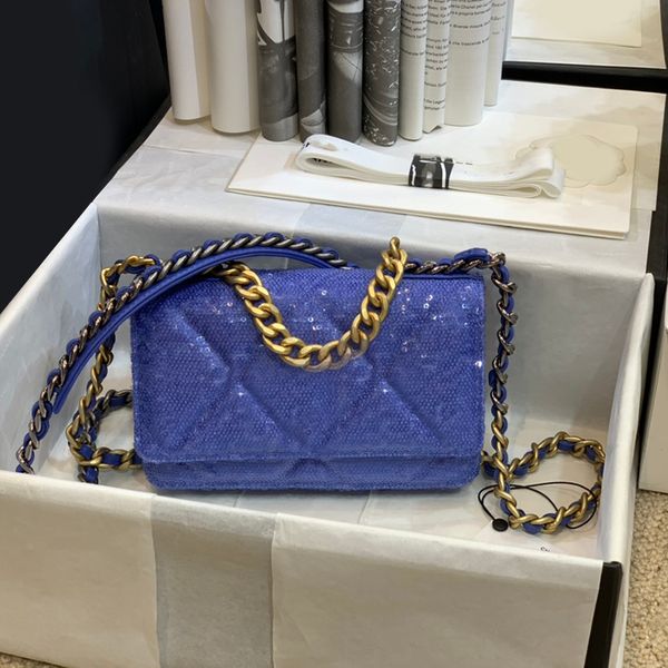 new type of lamb skin with bead a88552 women bags the explosion chain is very thick the cross arm length is good super beautiful temperament
new type of lamb skin with bead a88552 women bags the explosion chain is very thick the cross arm length is good super beautiful temperament