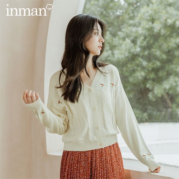inman autumn new arrival retro style v-neck rose embroidery single-breasted jacquard cardigan sweater 201030, White
inman autumn new arrival retro style v-neck rose embroidery single-breasted jacquard cardigan sweater 201030, White