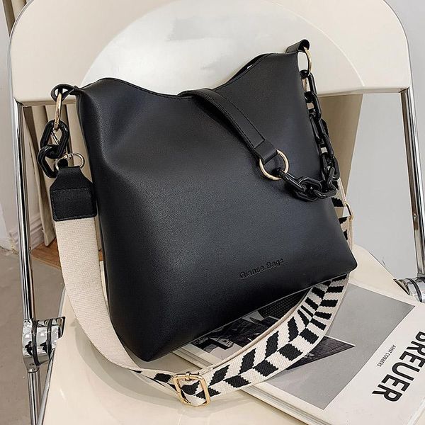 shoulder bags large-capacity fashion lady bag 2021 trendy korean version of simple broadband western style messenger
shoulder bags large-capacity fashion lady bag 2021 trendy korean version of simple broadband western style messenger