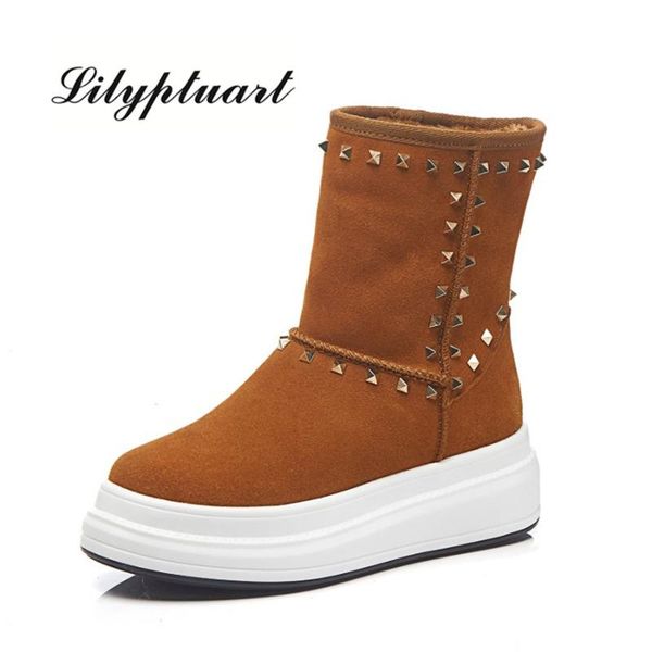 2020 new european and american style cow suede material rivet decorative boots round head muffin soles warm snow boots, Black
2020 new european and american style cow suede material rivet decorative boots round head muffin soles warm snow boots, Black