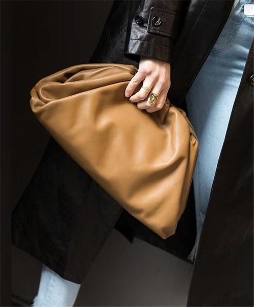 small cowhide quality size designer cloud shape hand bag cross body bag sweet high fashion and chic pleated simple designer bag luxry
small cowhide quality size designer cloud shape hand bag cross body bag sweet high fashion and chic pleated simple designer bag luxry