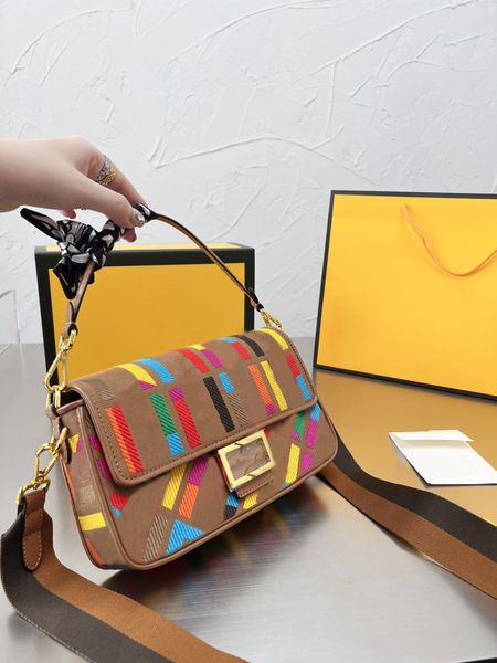 2022 received designer bag one shoulder crossbody hand adjustable shoulder strap metal buckle flap covered with letters and beautiful patter
2022 received designer bag one shoulder crossbody hand adjustable shoulder strap metal buckle flap covered with letters and beautiful patter