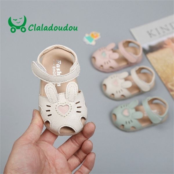 claladoudou 12-16cm 0-3years old baby girls summer sandals cute cartoon closed toe party birthday dress shoes for toddler y201028, Black;red
claladoudou 12-16cm 0-3years old baby girls summer sandals cute cartoon closed toe party birthday dress shoes for toddler y201028, Black;red