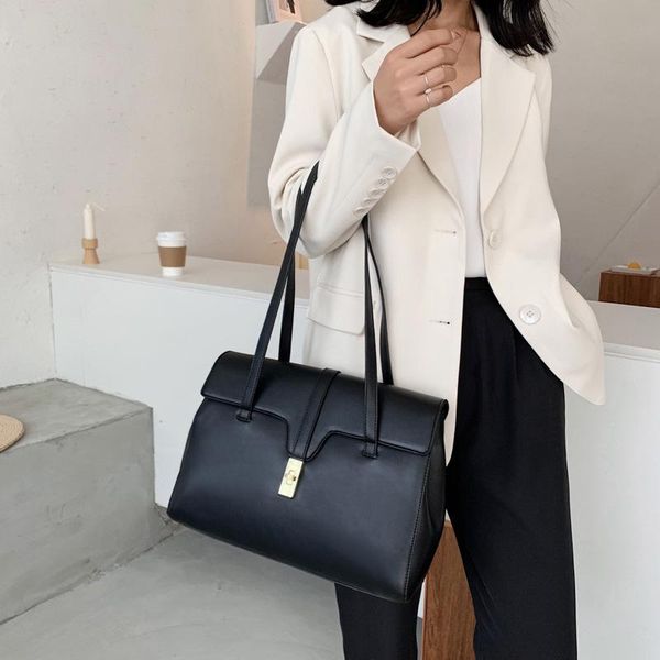 leisure large capacity bag women 2020 fashionable new fashion single shoulder armpit bag portable
leisure large capacity bag women 2020 fashionable new fashion single shoulder armpit bag portable