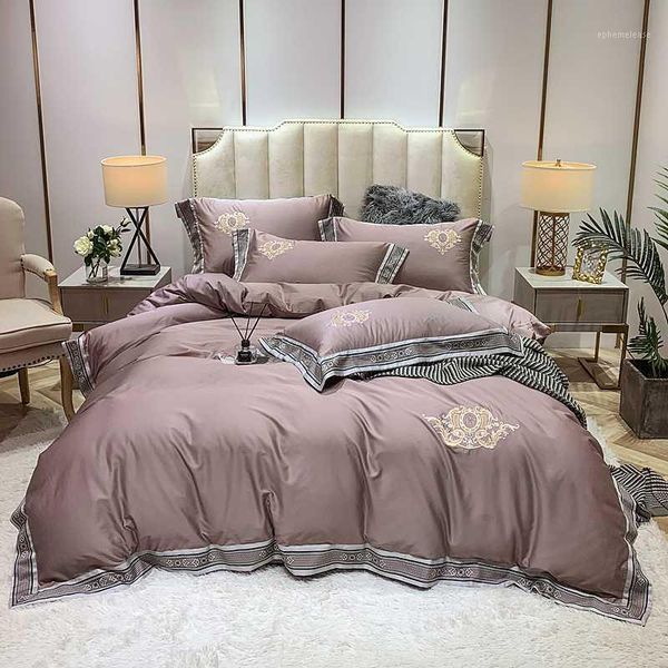 2020 luxury egypt cotton elegant classic bedding set embroidery duvet cover bed sheet pillowcases king size 4pcs1
2020 luxury egypt cotton elegant classic bedding set embroidery duvet cover bed sheet pillowcases king size 4pcs1