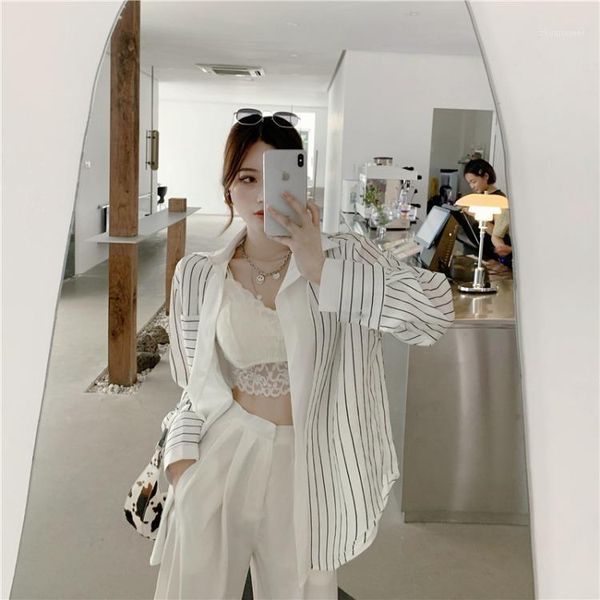 south korea ins new products shirt female mock two-piece sense of design non-mainstream stripes shirt vintage hong kong flavor v1, White
south korea ins new products shirt female mock two-piece sense of design non-mainstream stripes shirt vintage hong kong flavor v1, White