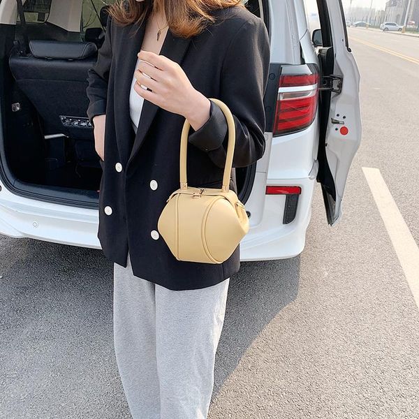 vintage leather round designer crossbody bag for women 2020 pu leather shoulder bag ladies small handbag mini tote
vintage leather round designer crossbody bag for women 2020 pu leather shoulder bag ladies small handbag mini tote