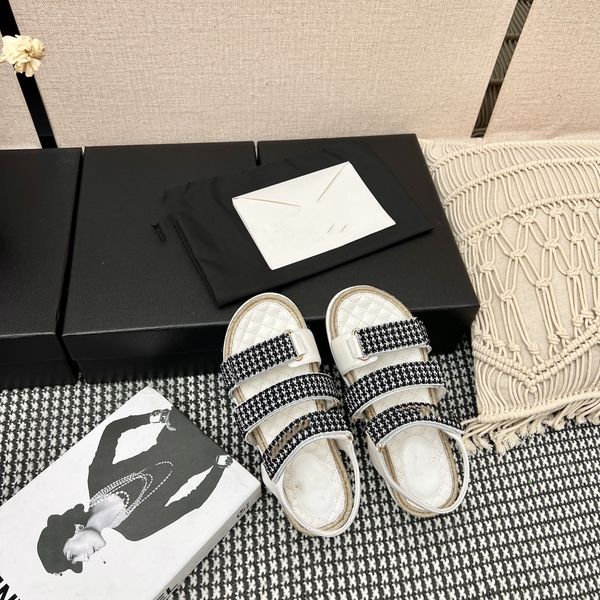 2021 slippers sandals women designer slides fabric rubber fur cotton outsole grass green thick bottom slipper wedge fluffy resort sponge sli, Black
2021 slippers sandals women designer slides fabric rubber fur cotton outsole grass green thick bottom slipper wedge fluffy resort sponge sli, Black