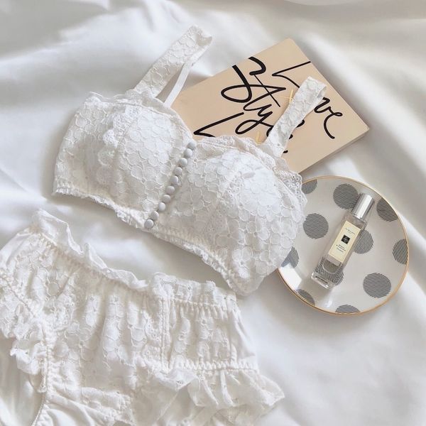 wriufred vintage lace bra sets fairy white button without rim lingerie set tube embroidered underwear ruffled panties suit y200708, Red;black
wriufred vintage lace bra sets fairy white button without rim lingerie set tube embroidered underwear ruffled panties suit y200708, Red;black