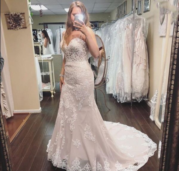 custom made spaghetti lace aappliques mermaid wedding dresses swwethear neck sweep train plus size bridal gowns, White
custom made spaghetti lace aappliques mermaid wedding dresses swwethear neck sweep train plus size bridal gowns, White