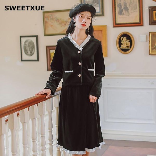 retro velvet two-piece set v neck long sleeve single-breasted and pleated skirt elegant women's suit ladies1 two piece dress, White
retro velvet two-piece set v neck long sleeve single-breasted and pleated skirt elegant women's suit ladies1 two piece dress, White