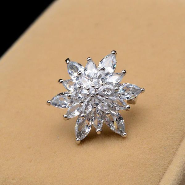 cindy xiang cubic zirconia snowflake brooches for women small collar pin shining zircon brooch flower jewelry good gift, Gray
cindy xiang cubic zirconia snowflake brooches for women small collar pin shining zircon brooch flower jewelry good gift, Gray