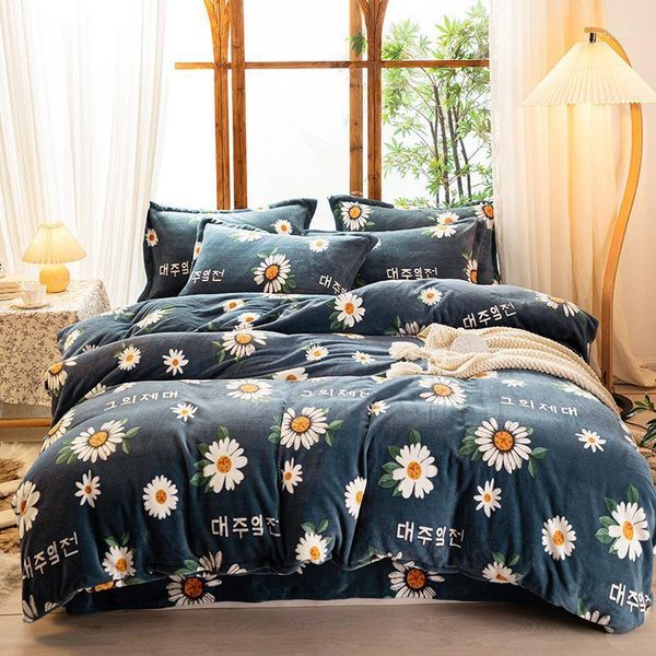 flannel set warm bedding sets for cold winter print pastoral floral velvet duvet cover flat sheet pillowcase home textile1
flannel set warm bedding sets for cold winter print pastoral floral velvet duvet cover flat sheet pillowcase home textile1