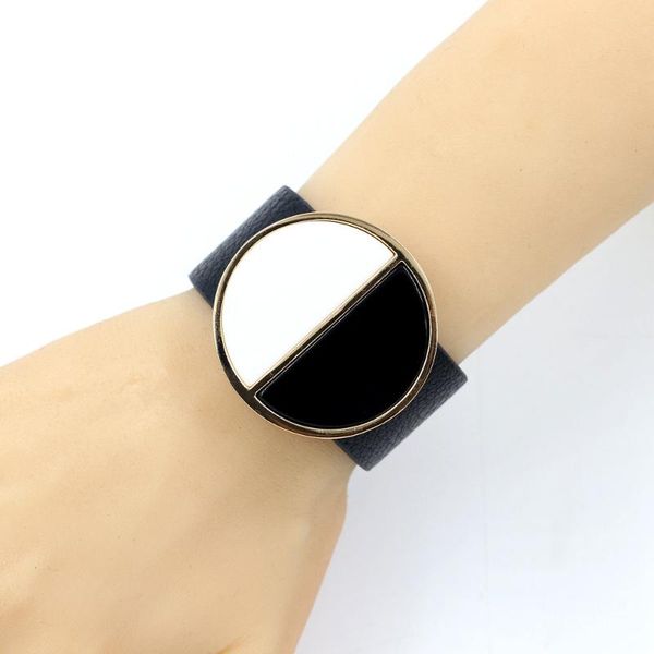 tennis totabc exaggerated geometric round leather bracelet alloy fashion snake shape gold classic black and white, Golden;silver
tennis totabc exaggerated geometric round leather bracelet alloy fashion snake shape gold classic black and white, Golden;silver